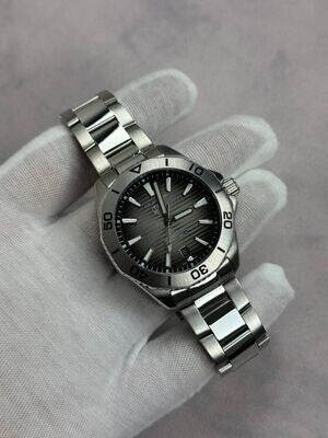 Aquaracer Professional 200 Date Automatic with Silver Chain Strap