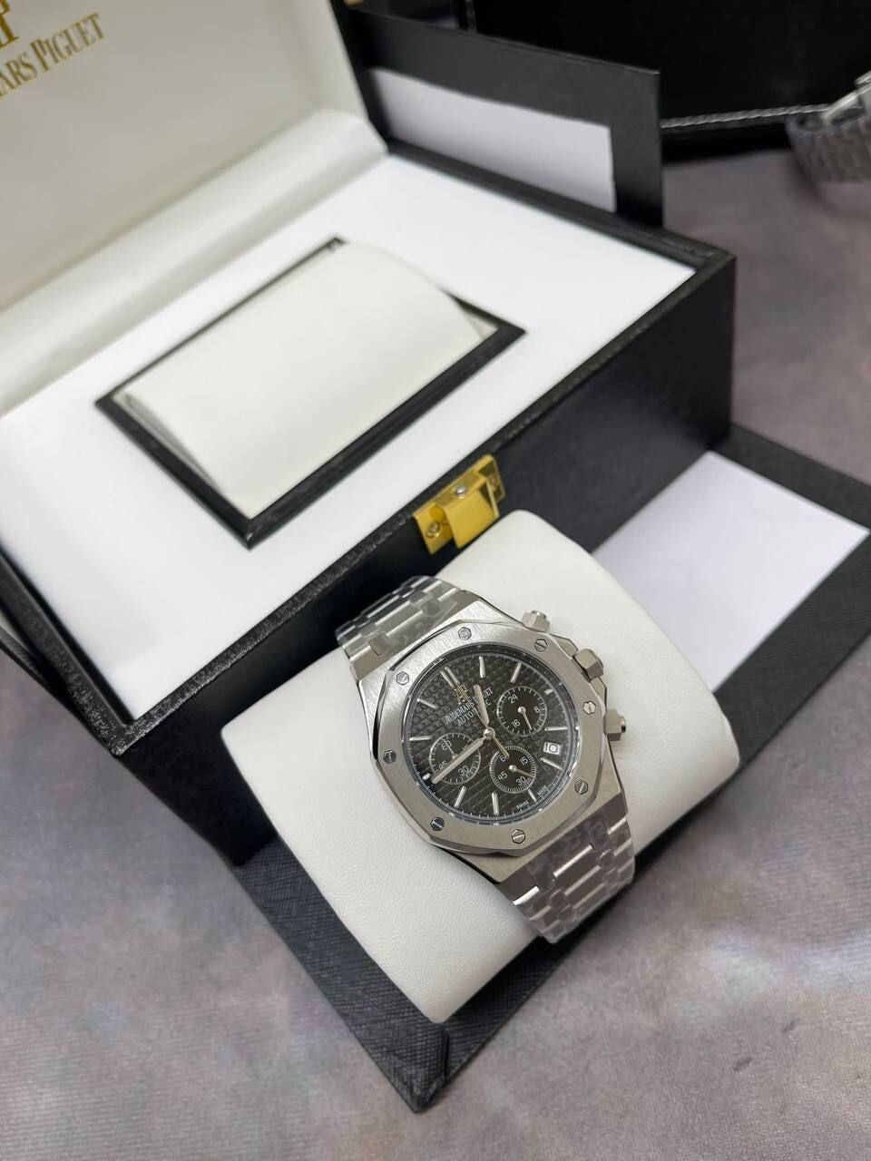 AP Royal Oak Selfwinding Chronograph Watch with Silver Strap
