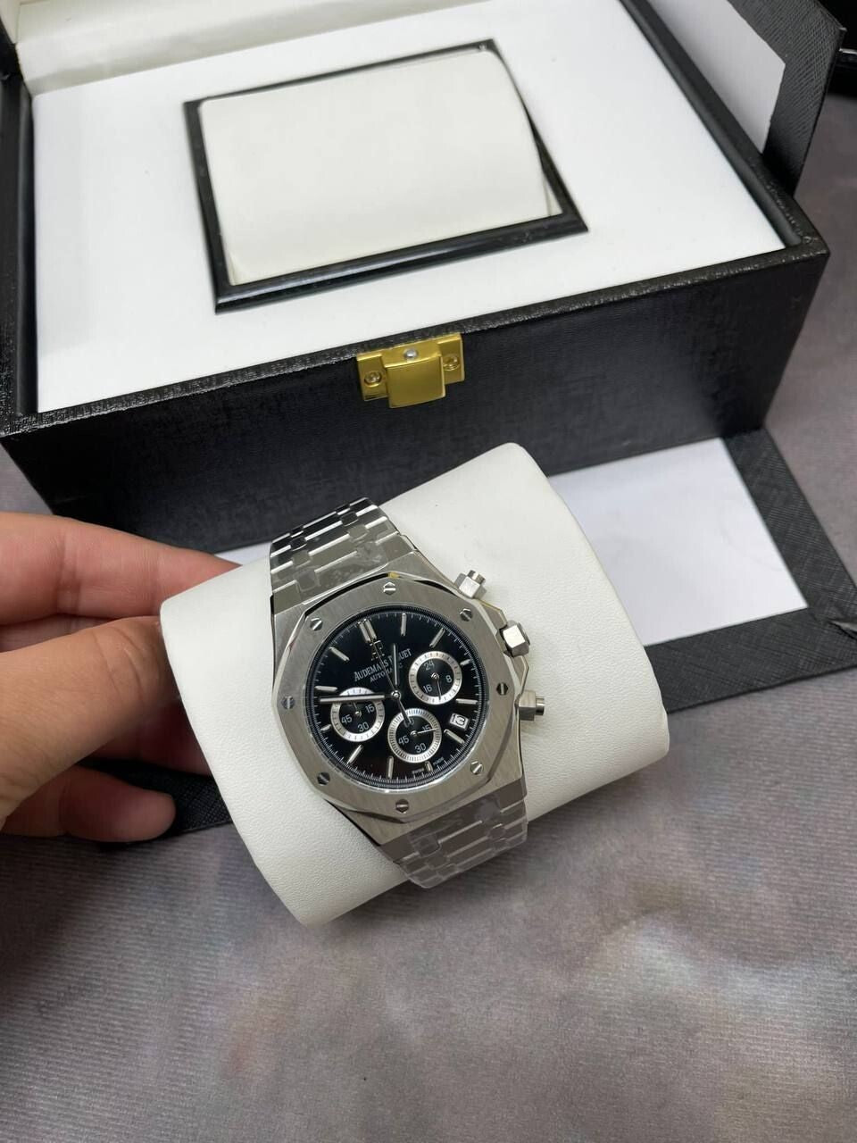 AP Royal Oak Selfwinding Chronograph Watch with Silver Strap