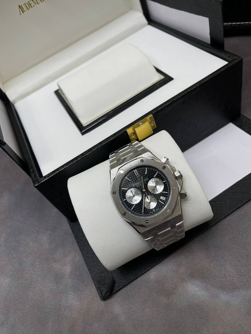 AP Royal Oak Selfwinding Chronograph Watch with Silver Strap